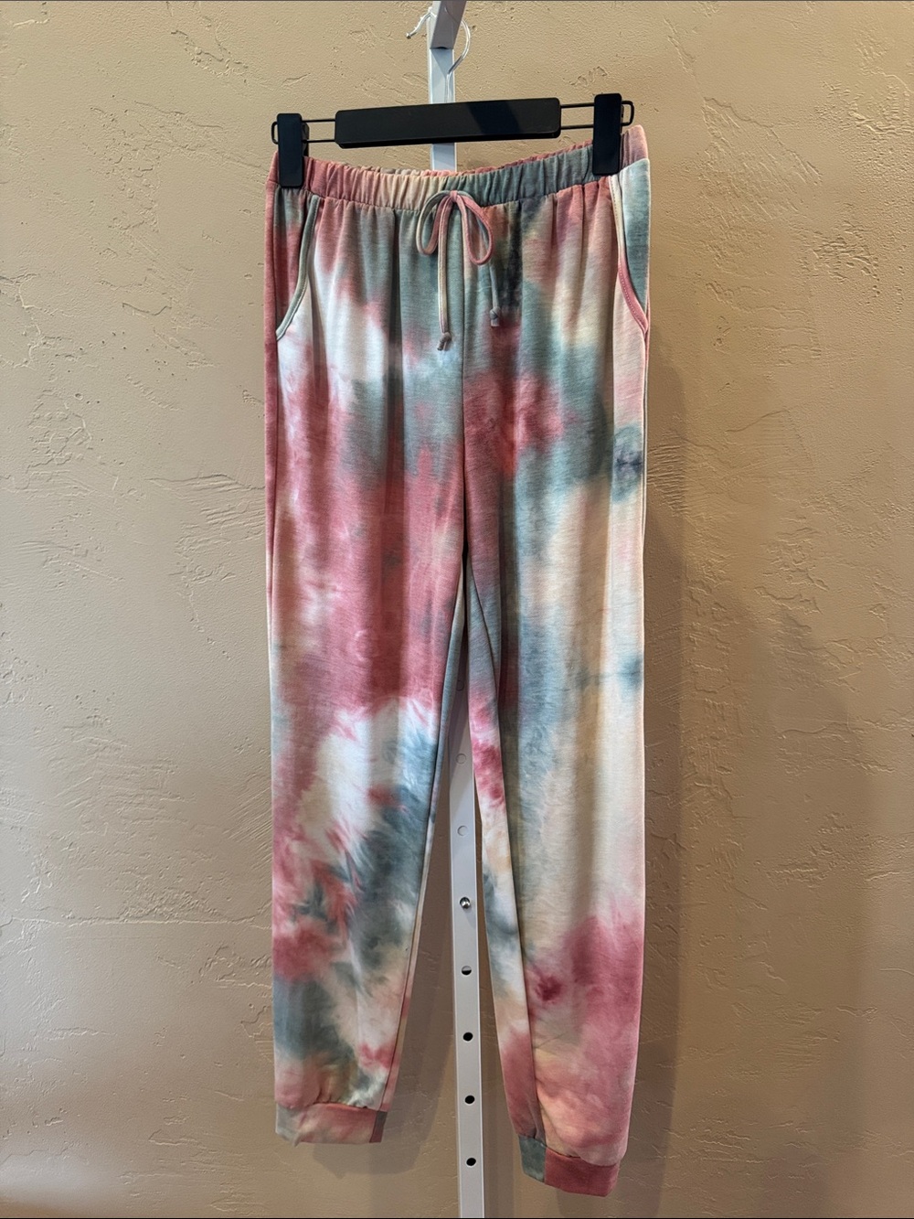 P70 Haptics Tie Dye Pocketed Joggers - Size: Small - Picture 2 of 5